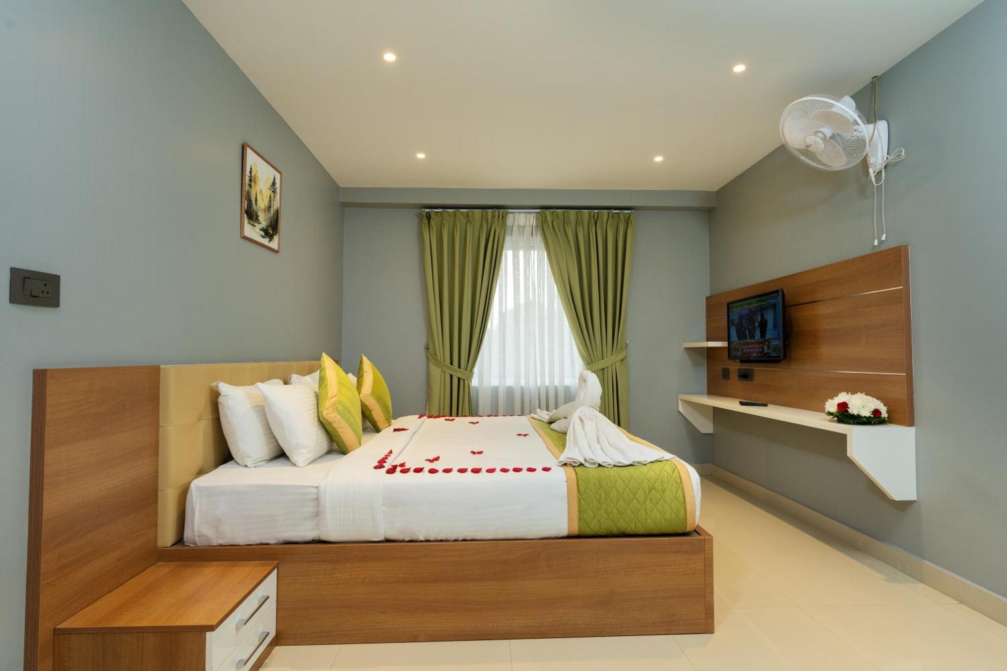 Hotel Grand Alleppey Alappuzha Esterno foto